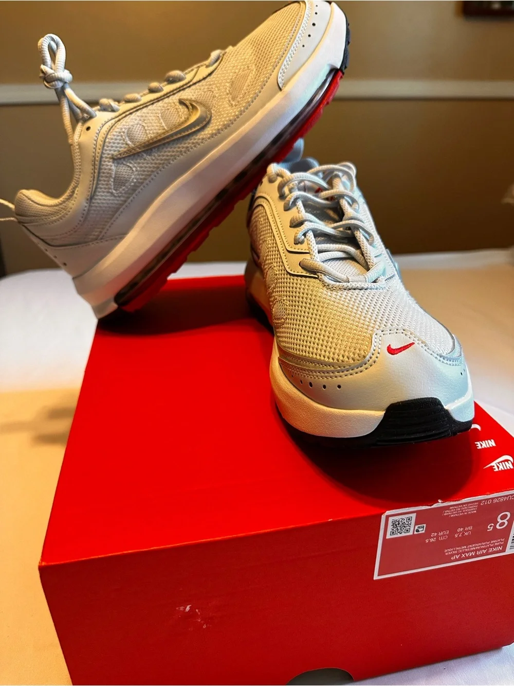 Nike Air Max AP  Men’s Silver/Metallic Mesh Sneakers Size 8.5 Box No Lid.